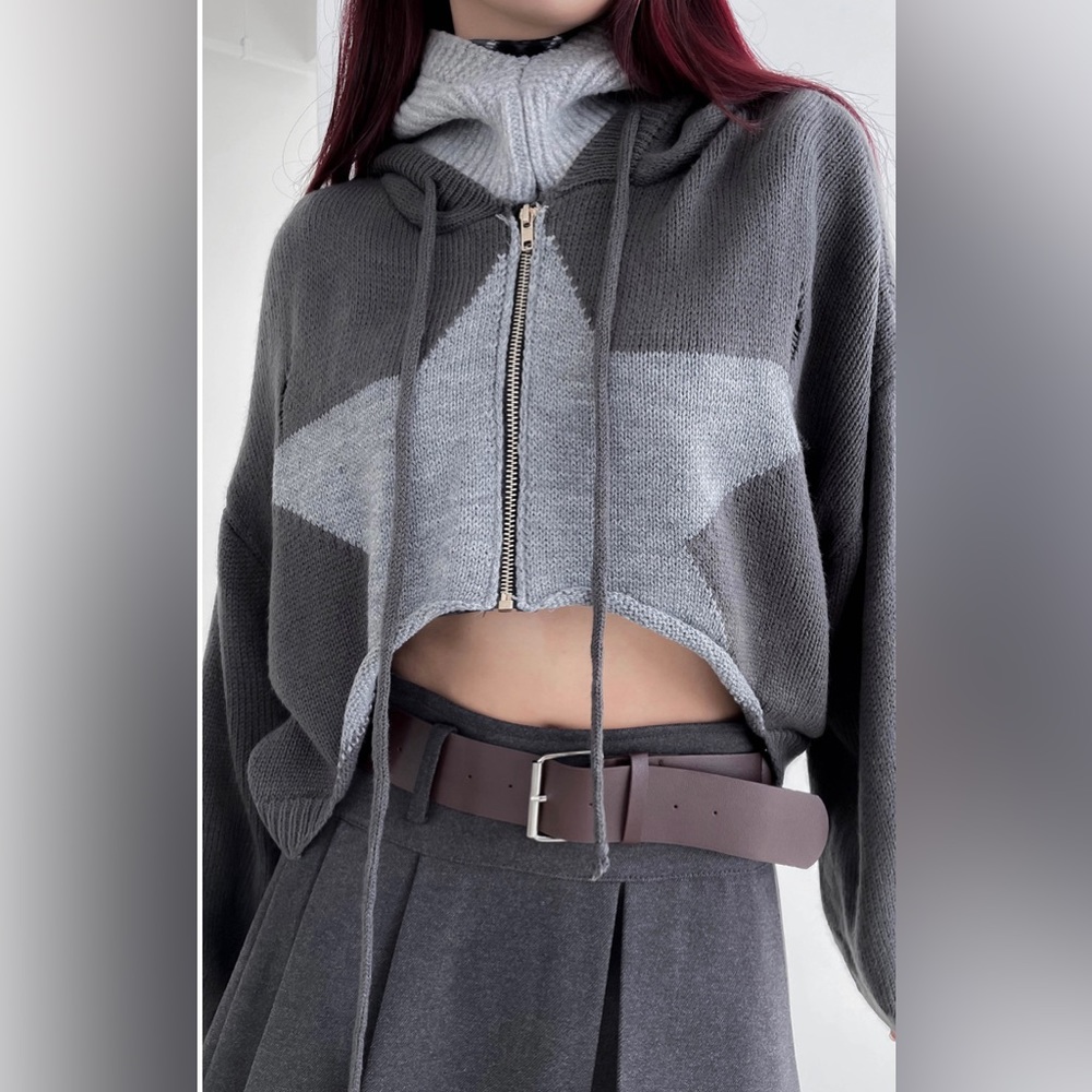 Grey knitted cropped star zip up sweater with hoodie